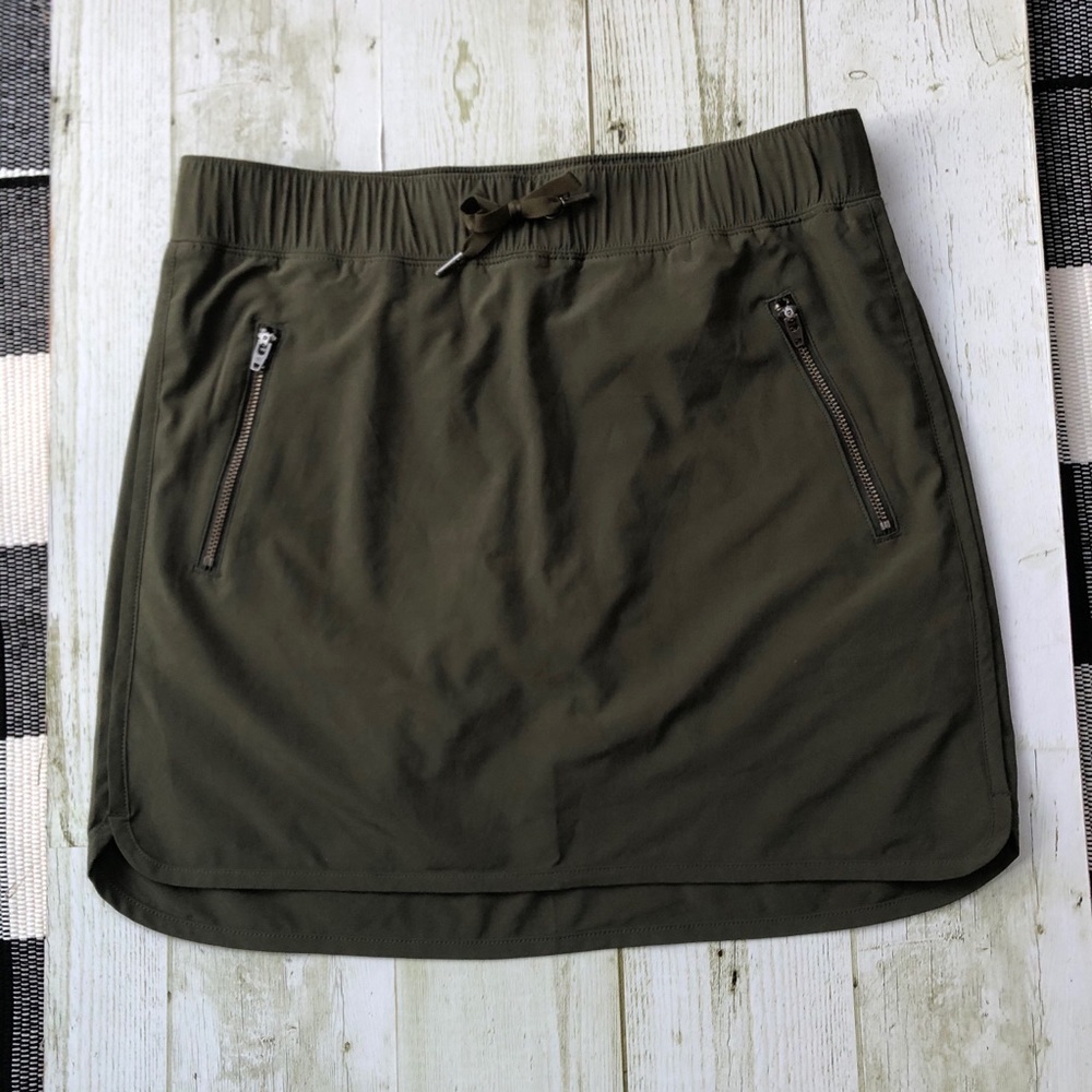 ATHLETA Trekkie Skort Jasper Green